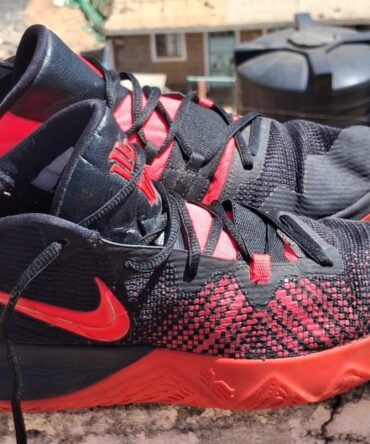 Nike Kyrie flytrap 1 UK 9 US 10 EUR 44