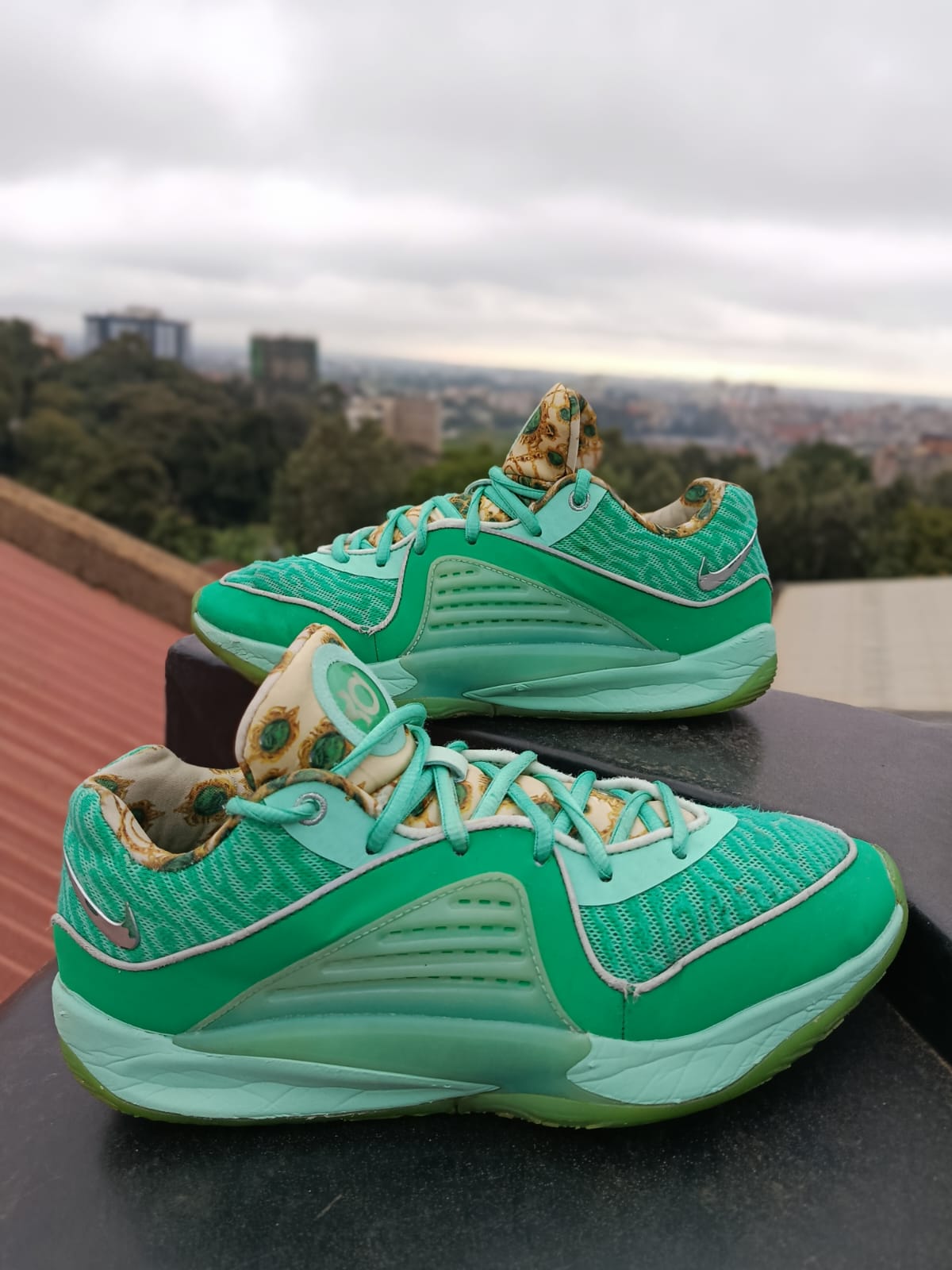 Kevin Durant XVI Size 42.5 Uk 8 Us 9