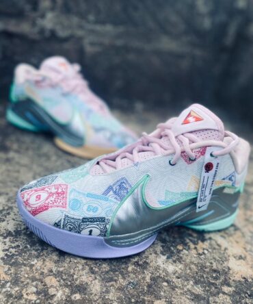 Lebrons XXII Monopoly Size 41.5 Uk 7.5 Us 8.5