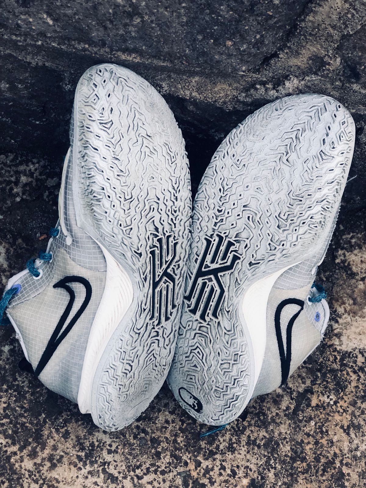 Kyries IV Ivory Size 45 Uk 10 Us 11 - Image 4