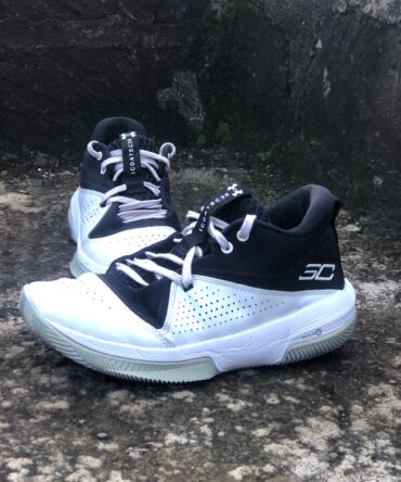Stephen Curry 3Zero IV Size 45 Uk 10 Us 11