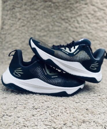 Stephen Curry Hovr Splash III Size 42 Uk 7.5 Us 8.5